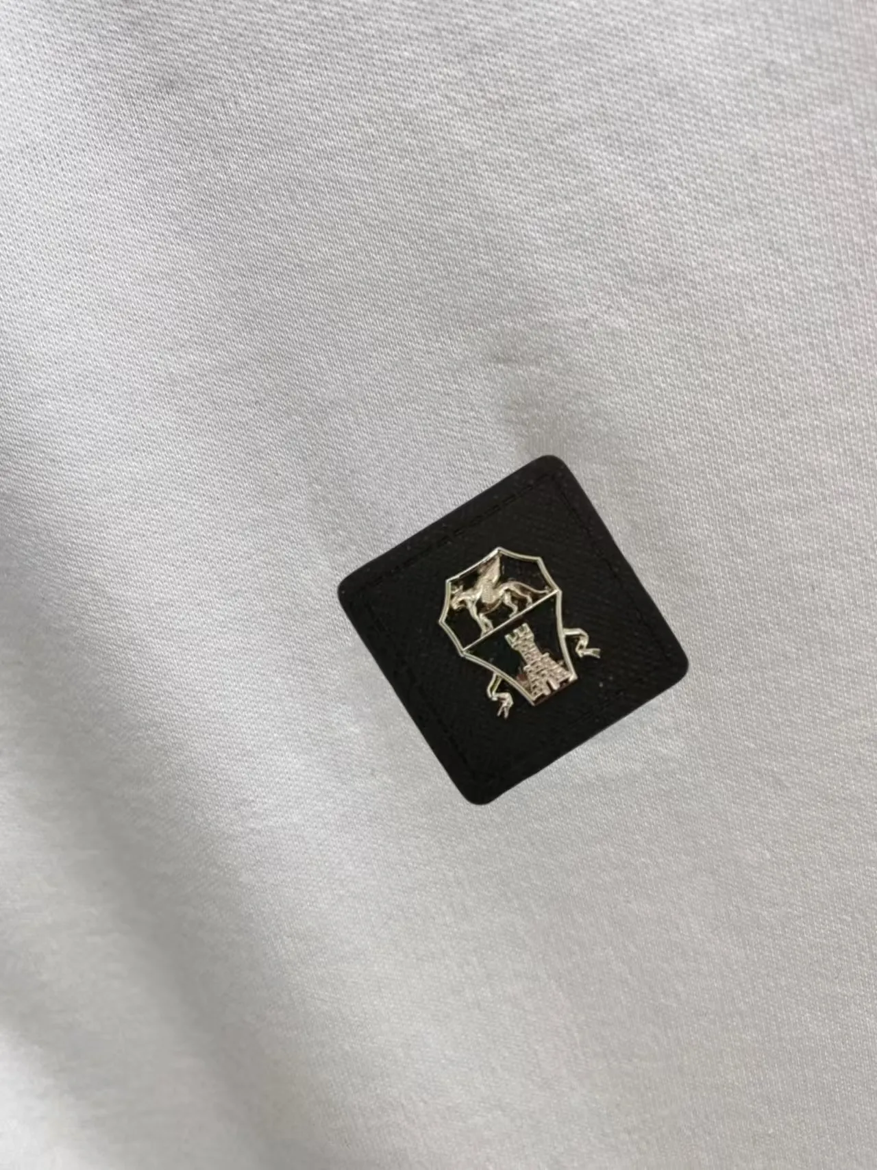 , BC highly recommended! Spring and summer new products are on sale at the counter. Fashionable Premium Men's Polo - Logo on the chest, personalized and fashionable/Imported top-notch high-density mercerized pearls, extremely skin-friendly and comfortable. It feels very delicate, has a good texture, is cool and breathable, and is a very good overall product. It can be worn alone without any problem. Size M-3Xl